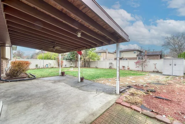 $319,000 | 7120 South 86th Avenue, Justice, IL 60458