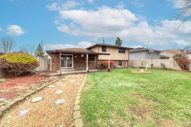 $319,000 | 7120 South 86th Avenue, Justice, IL 60458