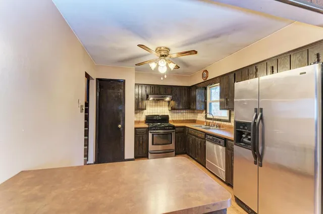 $319,000 | 7120 South 86th Avenue, Justice, IL 60458