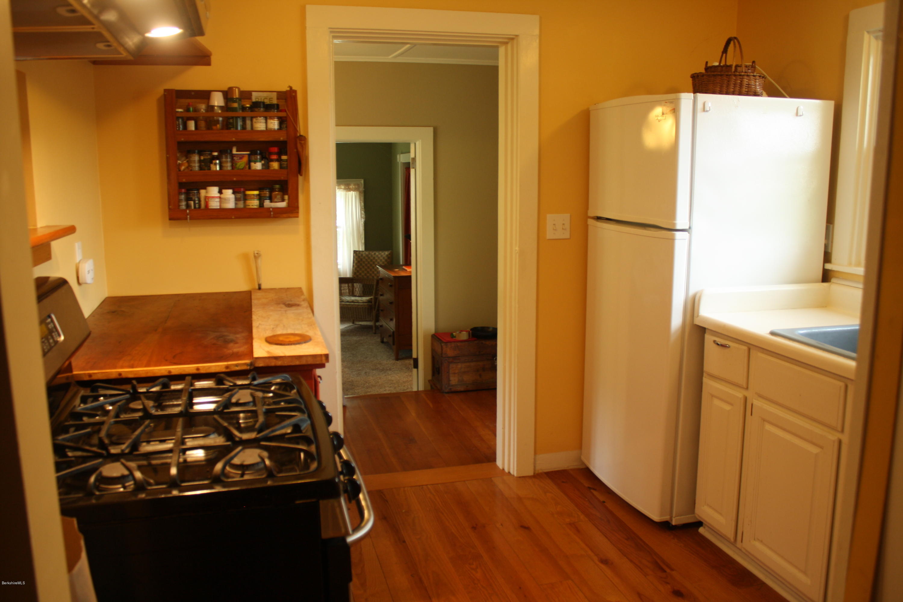 22 Kellogg Road Sheffield, MA 01257 - Photo 3 of 16 IMG_9969