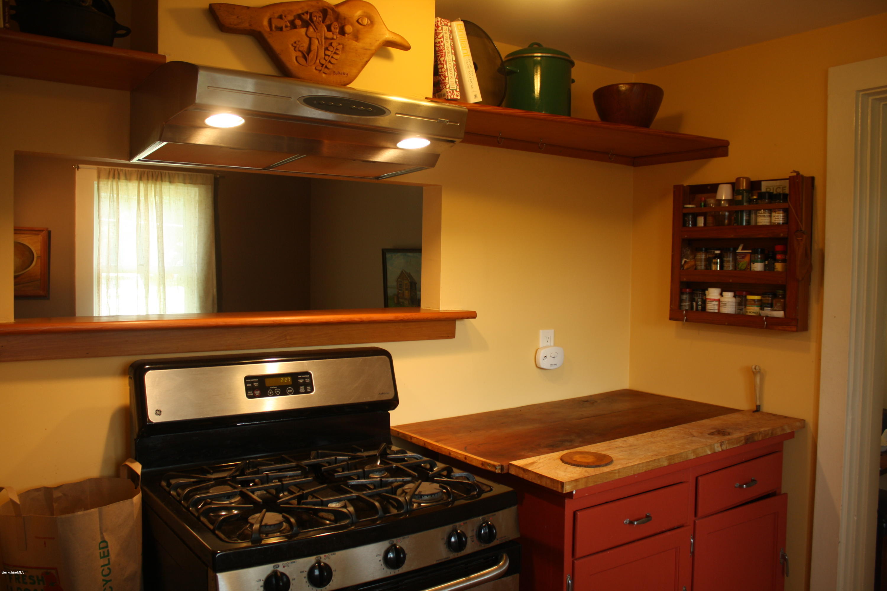 22 Kellogg Road Sheffield, MA 01257 - Photo 5 of 16 IMG_9964