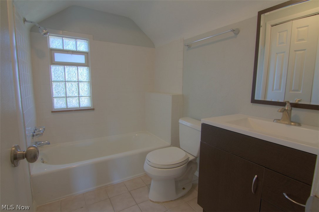 4089 Wilmington Road Cleveland, OH 44121 - Photo 14 of 21