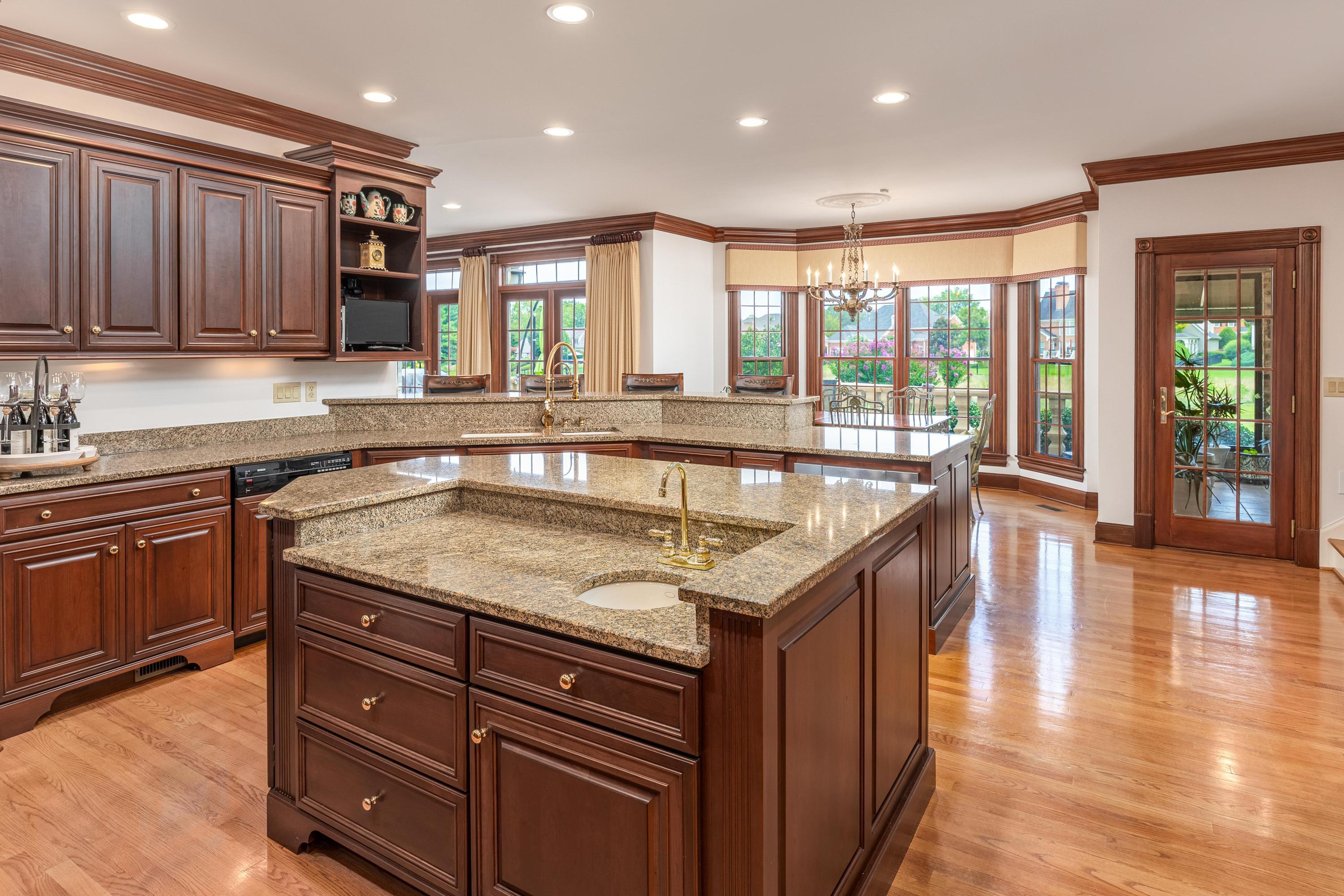 504 Raven Wolf Road Chattanooga, TN 37421 - Photo 11 of 76 2024_08_August_504_Raven_Wolf_Rd_0038