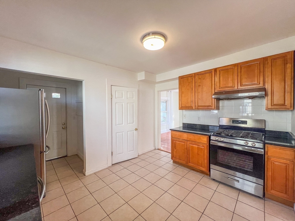 1146 Chestnut Street Newton, MA 02464 - Photo 12 of 29