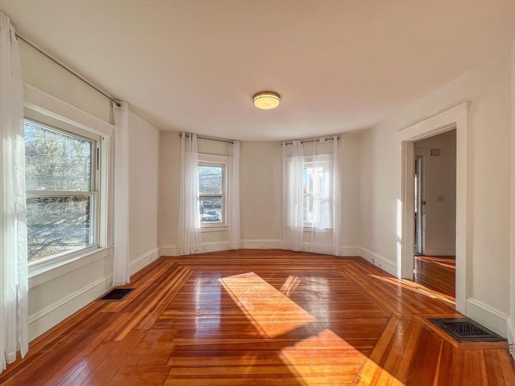 1146 Chestnut Street Newton, MA 02464 - Photo 4 of 29