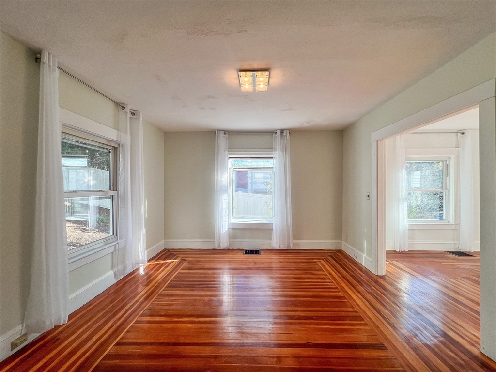 1146 Chestnut Street Newton, MA 02464 - Photo 6 of 29