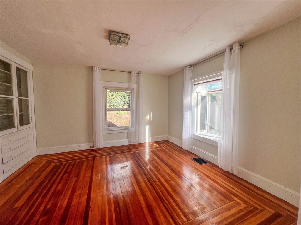 1146 Chestnut Street Newton, MA 02464 - Photo 9 of 29