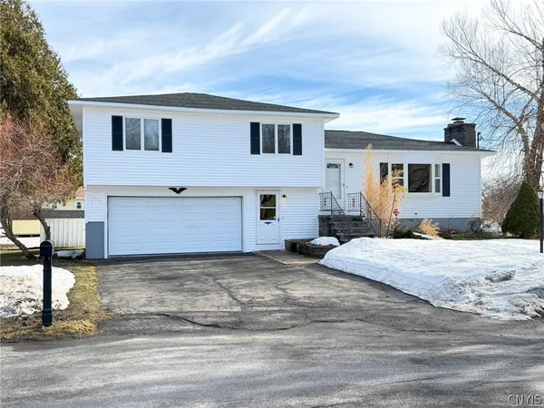 $304,900 | 810 Hillview Drive, Herkimer, NY 13350