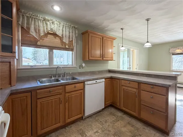 $304,900 | 810 Hillview Drive, Herkimer, NY 13350