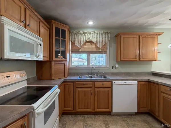 $304,900 | 810 Hillview Drive, Herkimer, NY 13350