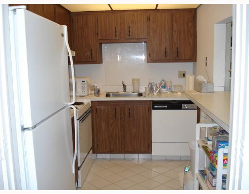 4174 Inverrary Drive, Unit 505 Lauderhill, FL 33319 - Photo 3 of 7 Kitchen