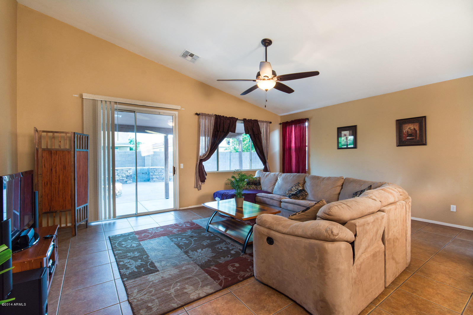 3221 West Shumway Farm Road Phoenix, AZ 85041 - Photo 12 of 32 Family room view 2