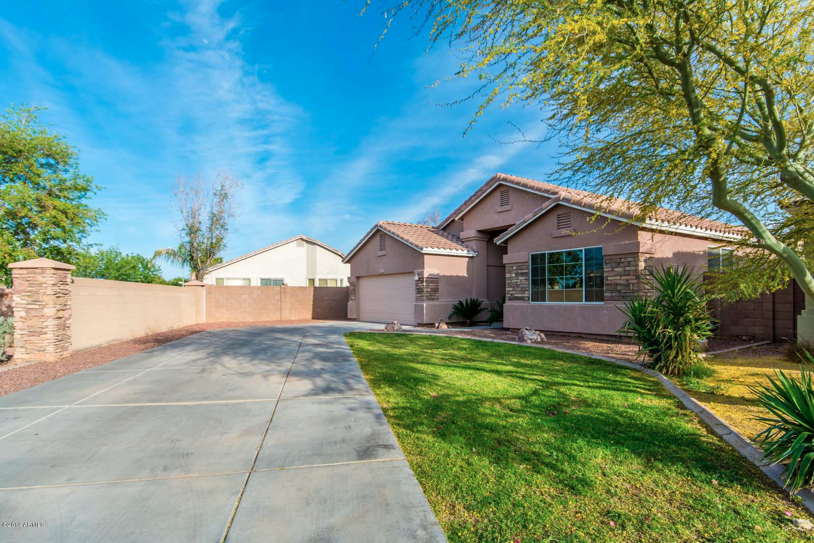 3221 West Shumway Farm Road Phoenix, AZ 85041 - Photo 2 of 32 Front 2