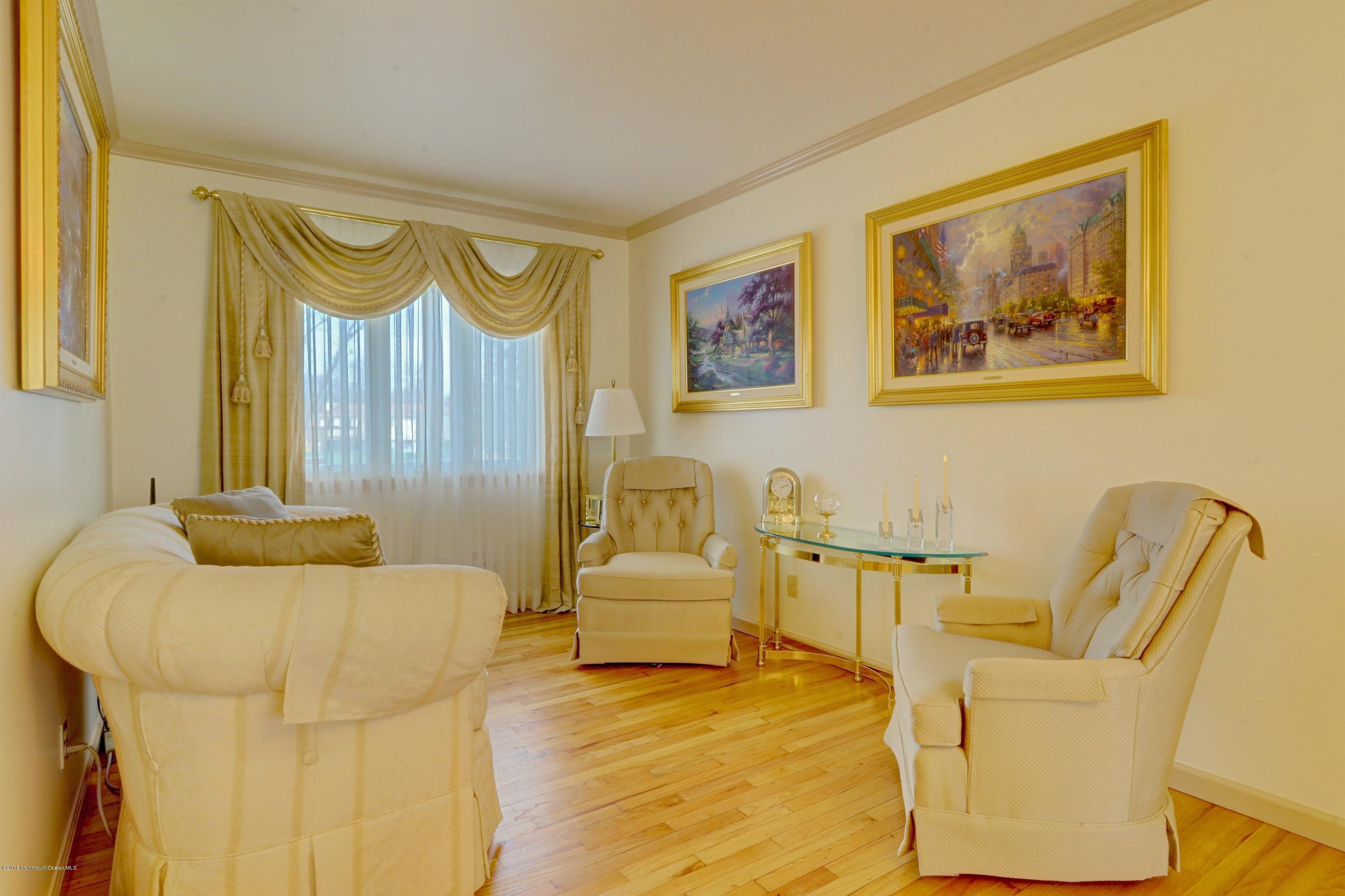 7 Ralph Place Jackson, NJ 08527 - Photo 5 of 27 UPSTAIRS LIVING