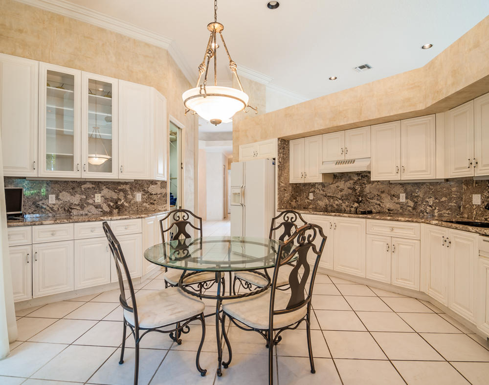 21394 Harrow Court Boca Raton, FL 33433 - Photo 11 of 30 KITCHEN