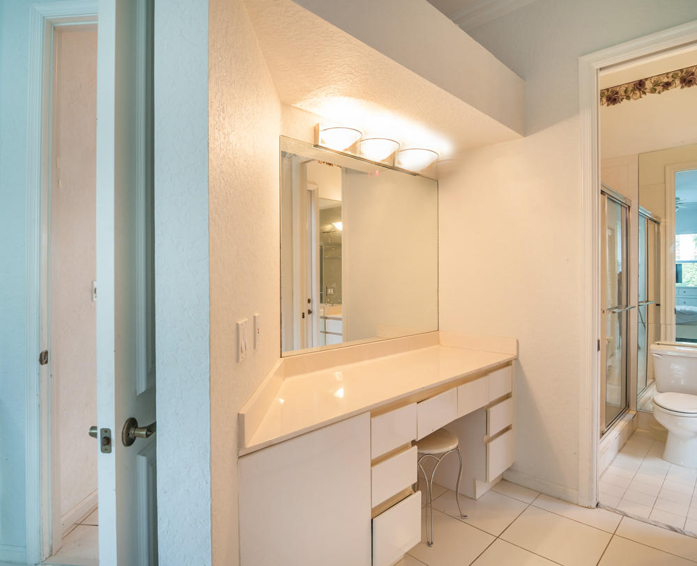 21394 Harrow Court Boca Raton, FL 33433 - Photo 18 of 30 THIRD BATH