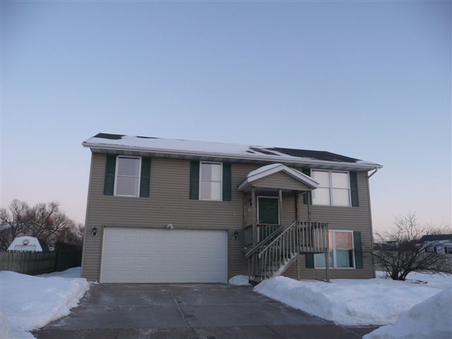 6107 Appomattox Road Davenport, IA 52806 - Photo 1 of 10 Gallery Image 1