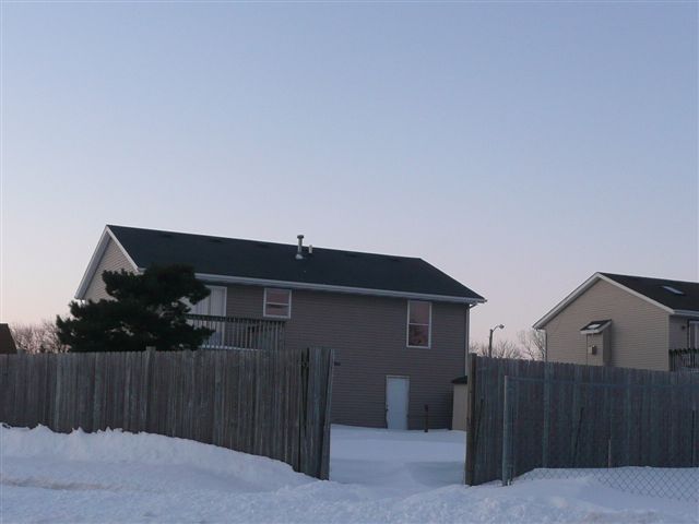 6107 Appomattox Road Davenport, IA 52806 - Photo 9 of 10 Gallery Image 9