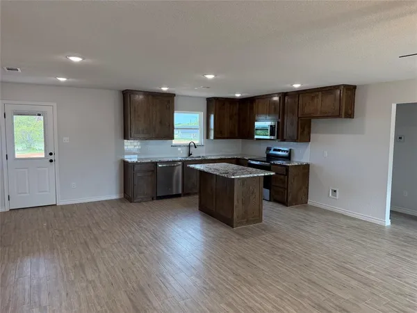 $305,000 | 190 Earp Road, Springtown, TX 76082