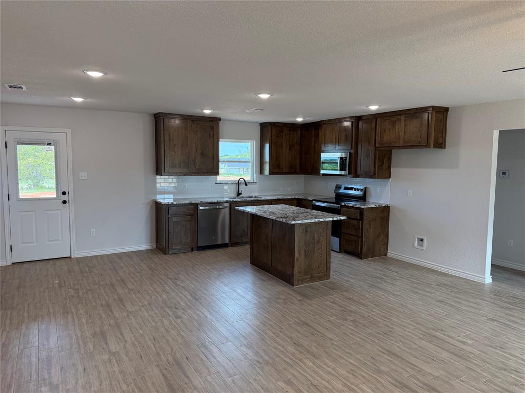 190 Earp Road Springtown, TX 76082 - Photo 2 of 6