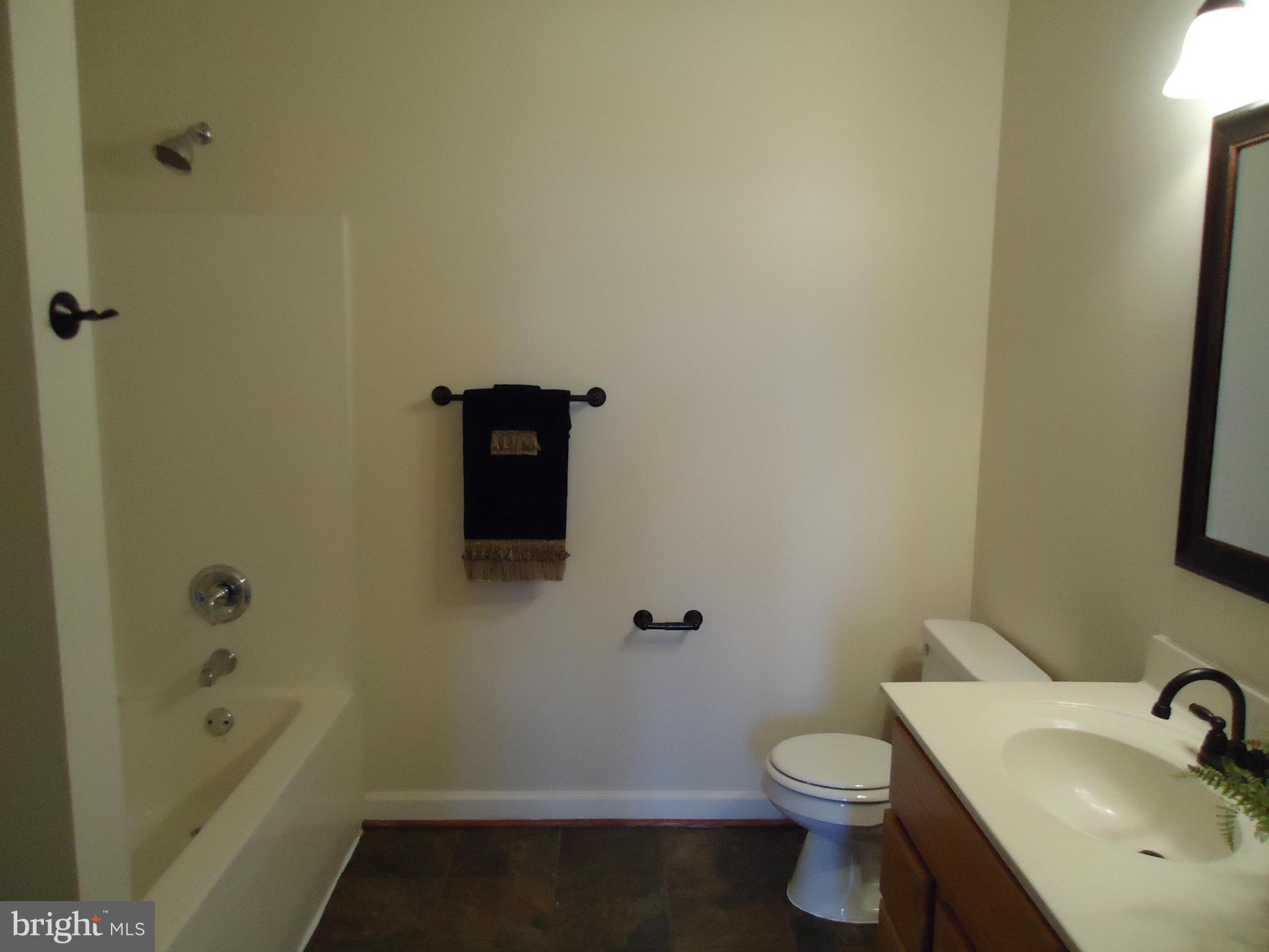 3853 Graham Park Road, Unit 3 Triangle, VA 22172 - Photo 14 of 21 Bath (Master)