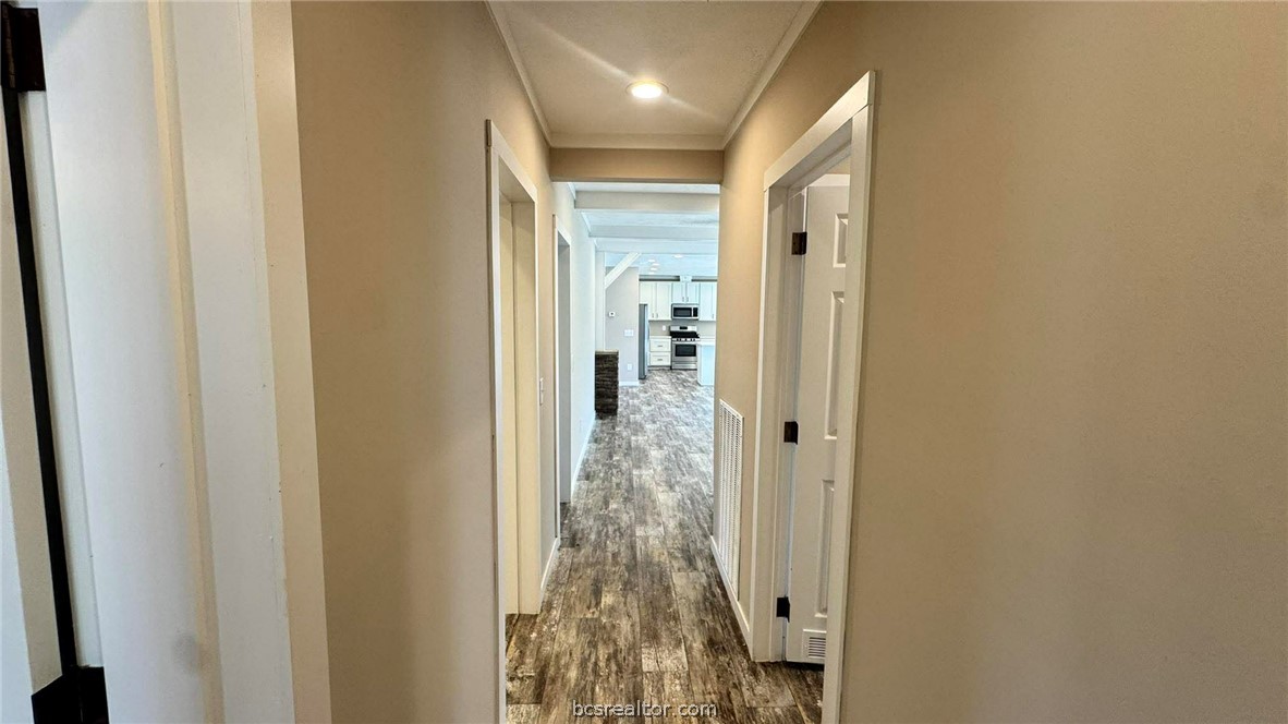 100 Patriots Place Somerville, TX 77879 - Photo 12 of 28 a view of a hallway with windows