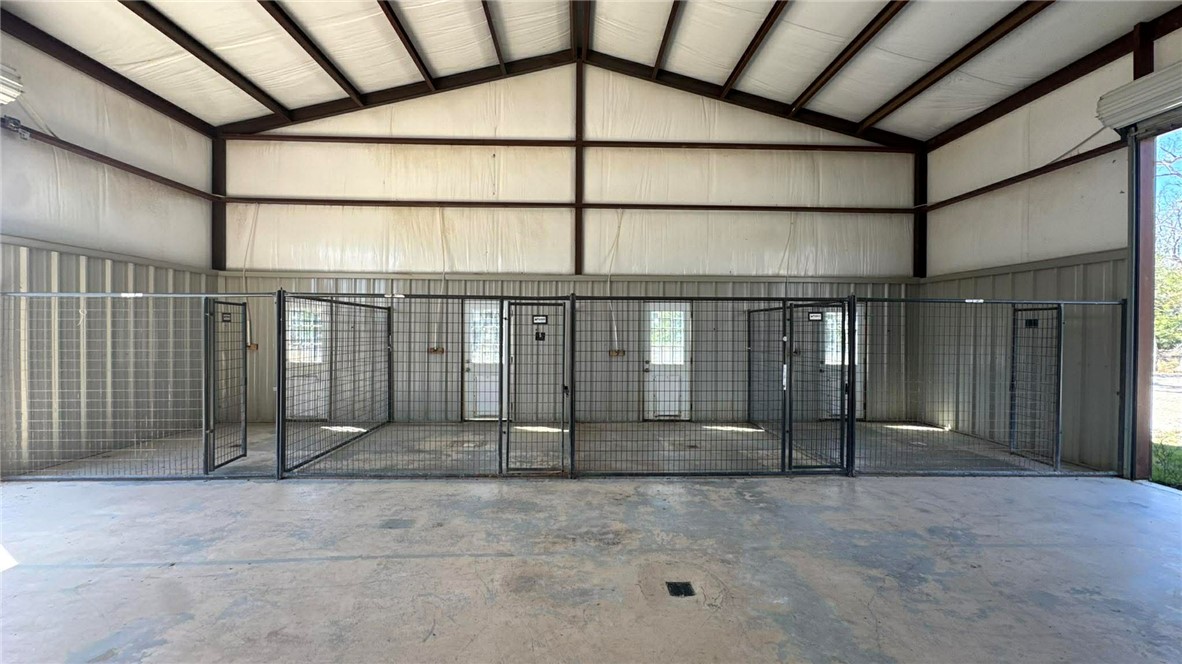 100 Patriots Place Somerville, TX 77879 - Photo 20 of 28 a view of a garage