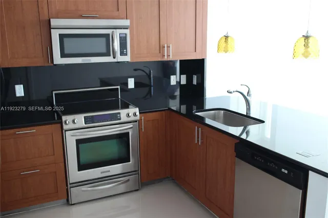 $475,000 | 315 Northeast 3rd Avenue, Unit 2005, Fort Lauderdale, FL 33301