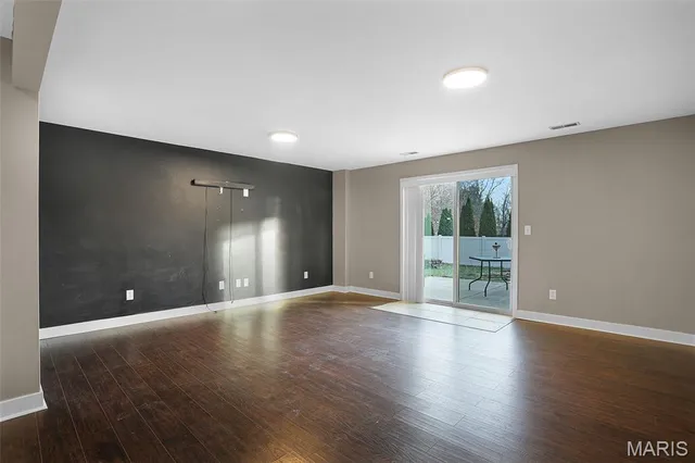 $475,000 | 120 Meridian Oaks Drive, Glen Carbon, IL 62034