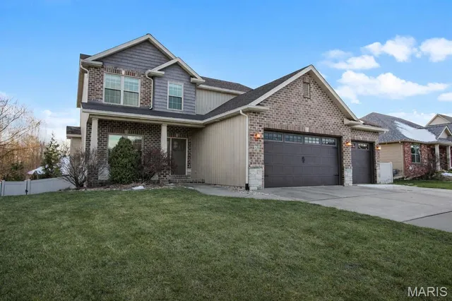 $459,000 | 120 Meridian Oaks Drive, Glen Carbon, IL 62034