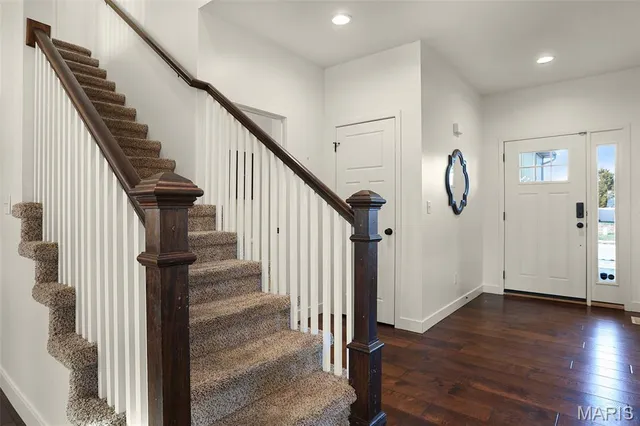 $475,000 | 120 Meridian Oaks Drive, Glen Carbon, IL 62034