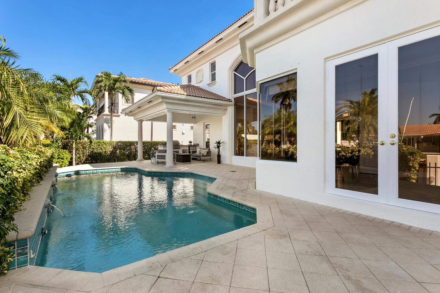 839 Coventry Street Boca Raton, FL 33487 - Photo 7 of 63 839 Rear