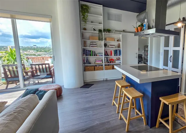 $3,300 | 10 Southwest South River Drive, Unit 1704, Miami, FL 33130