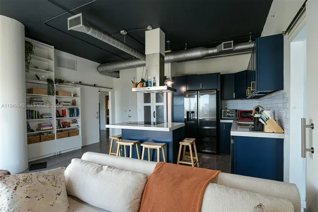 $3,300 | 10 Southwest South River Drive, Unit 1704, Miami, FL 33130