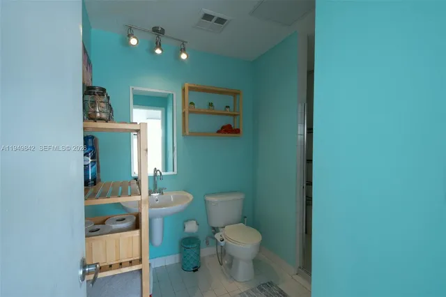 $3,300 | 10 Southwest South River Drive, Unit 1704, Miami, FL 33130