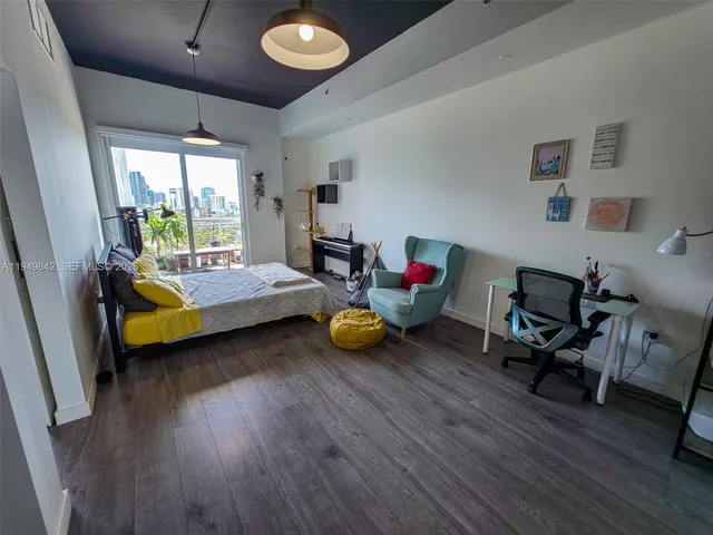 $3,300 | 10 Southwest South River Drive, Unit 1704, Miami, FL 33130