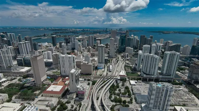 $3,300 | 10 Southwest South River Drive, Unit 1704, Miami, FL 33130