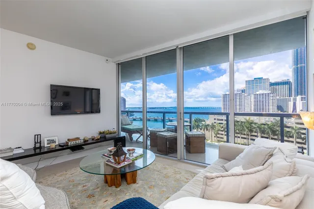 $6,100 | 495 Brickell Avenue, Unit 1005, Miami, FL 33131