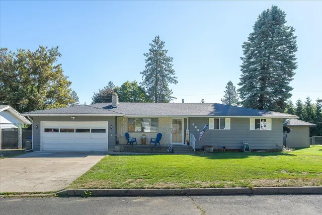 $425,000 | 8202 North Jefferson Drive, Spokane, WA 99208