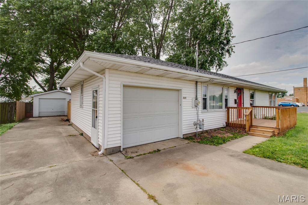 440 West State Street Waverly, IL 62692 - Photo 4 of 39