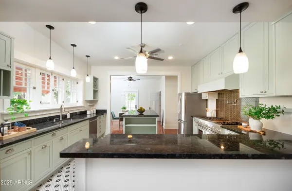 $1,600,000 | 69 West Lynwood Street, Phoenix, AZ 85004