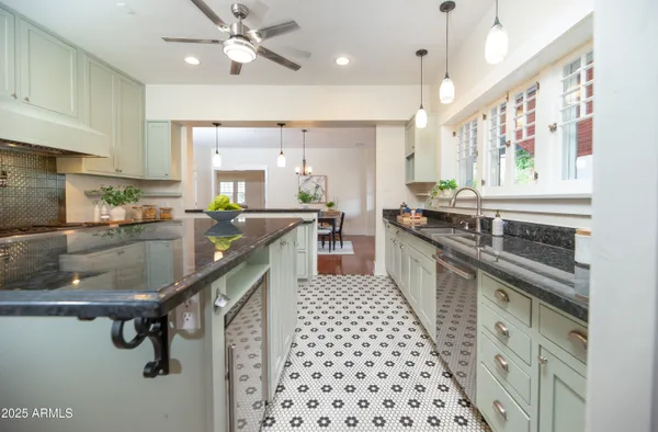 $1,600,000 | 69 West Lynwood Street, Phoenix, AZ 85004