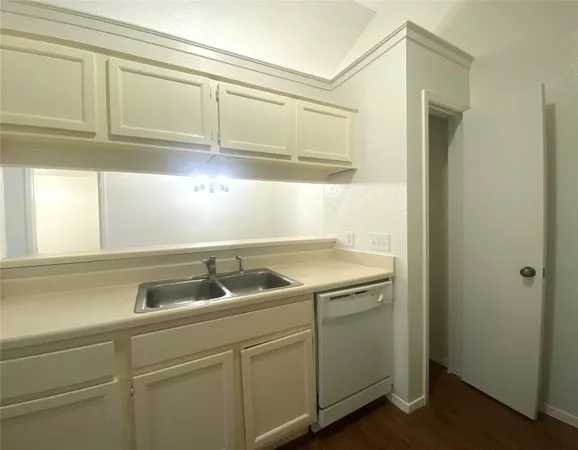 $1,425 | 12309 Dellrey Drive, Unit B, Austin, TX 78758