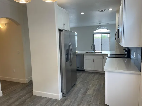 $2,150 | 2150 West Alameda Road, Unit 1429, Phoenix, AZ 85085
