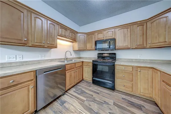 $265,000 | 3303 North 103rd Court, Kansas City, KS 66109