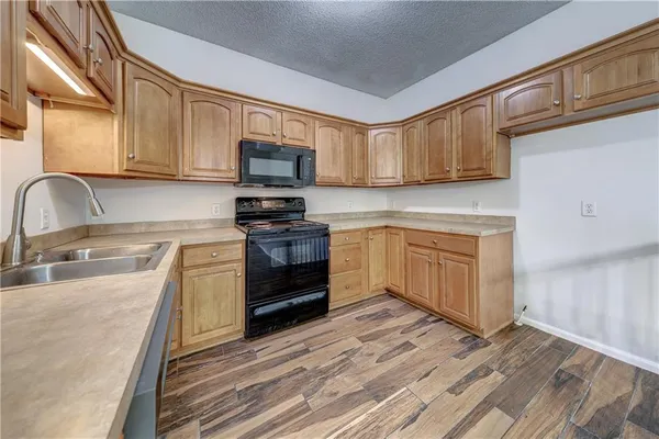 $265,000 | 3303 North 103rd Court, Kansas City, KS 66109