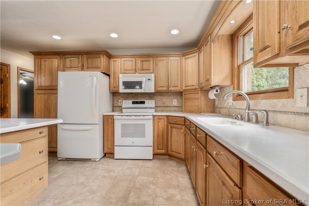 1101 Harvest Ridge Boulevard Memphis, IN 47143 - Photo 10 of 42