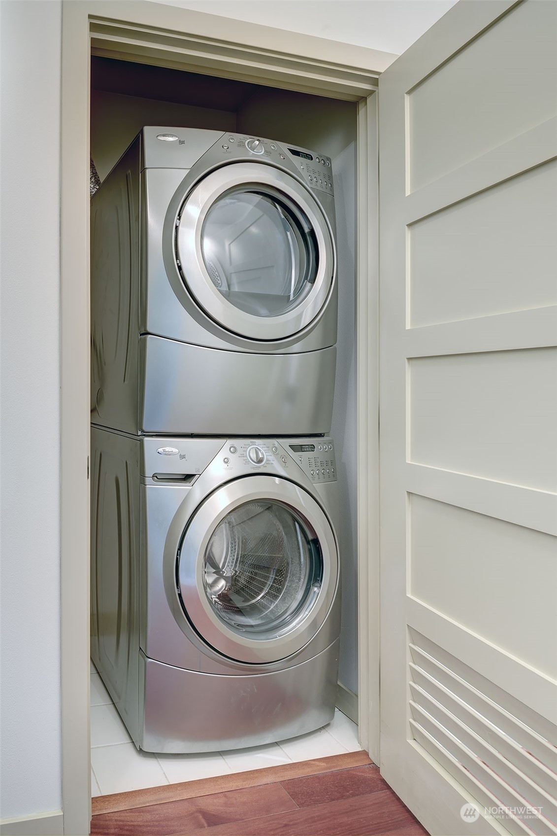1530 Northwest Market Street, Unit 812 Seattle, WA 98107 - Photo 18 of 34 a utility room with dryer and washer