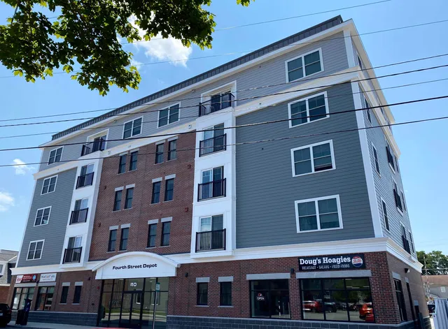 $2,300 | 10 4th Street, Unit 401, Dover, NH 03820