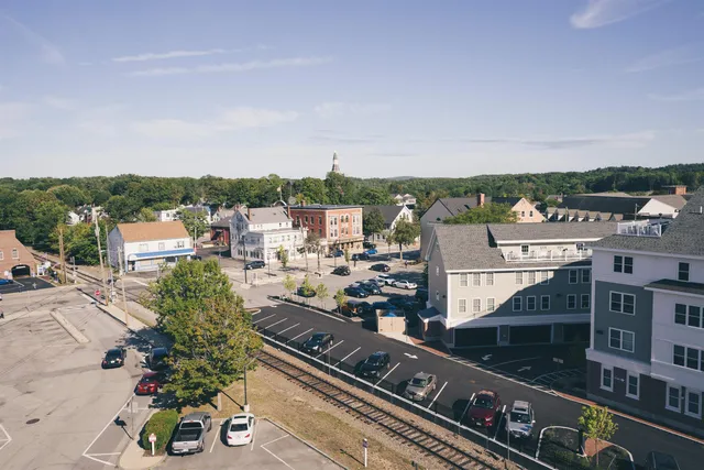$2,300 | 10 4th Street, Unit 401, Dover, NH 03820